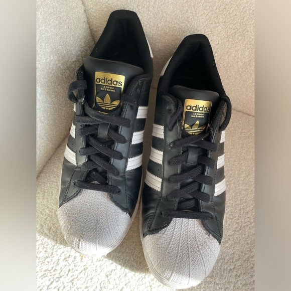 Adidas Men's Black and White and gold Superstar Sneakers 9.5 streetwear - Picture 7 of 7